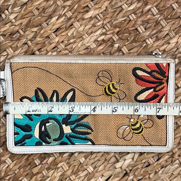 Coach Burlap Bee Wristlet 🐝 - Picture 7 of 8